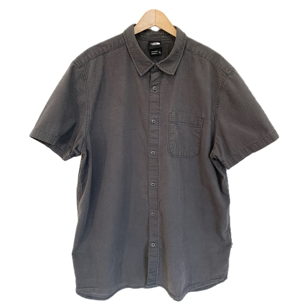 The North Face Short Sleeve Seersucker Button Shirt Mens Size XXL Sun Faded Grey